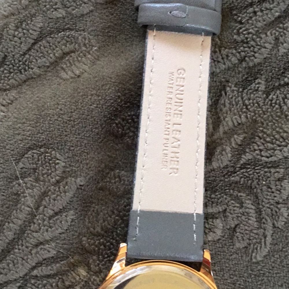 Watch - Picture 3 of 3